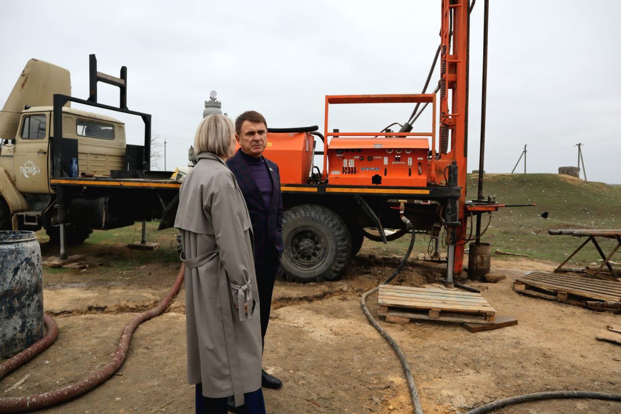 Инна Федоренко: Сегодня провела рабочую выездную встречу с депутатом Государственной Думы Леонидом Ивановичем Бабашовым в селе Луганское Инна Федоренко: Сегодня провела рабочую выездную встречу с депутатом Государственной Думы Леонидом Ивановичем Бабашовым в селе Луганское