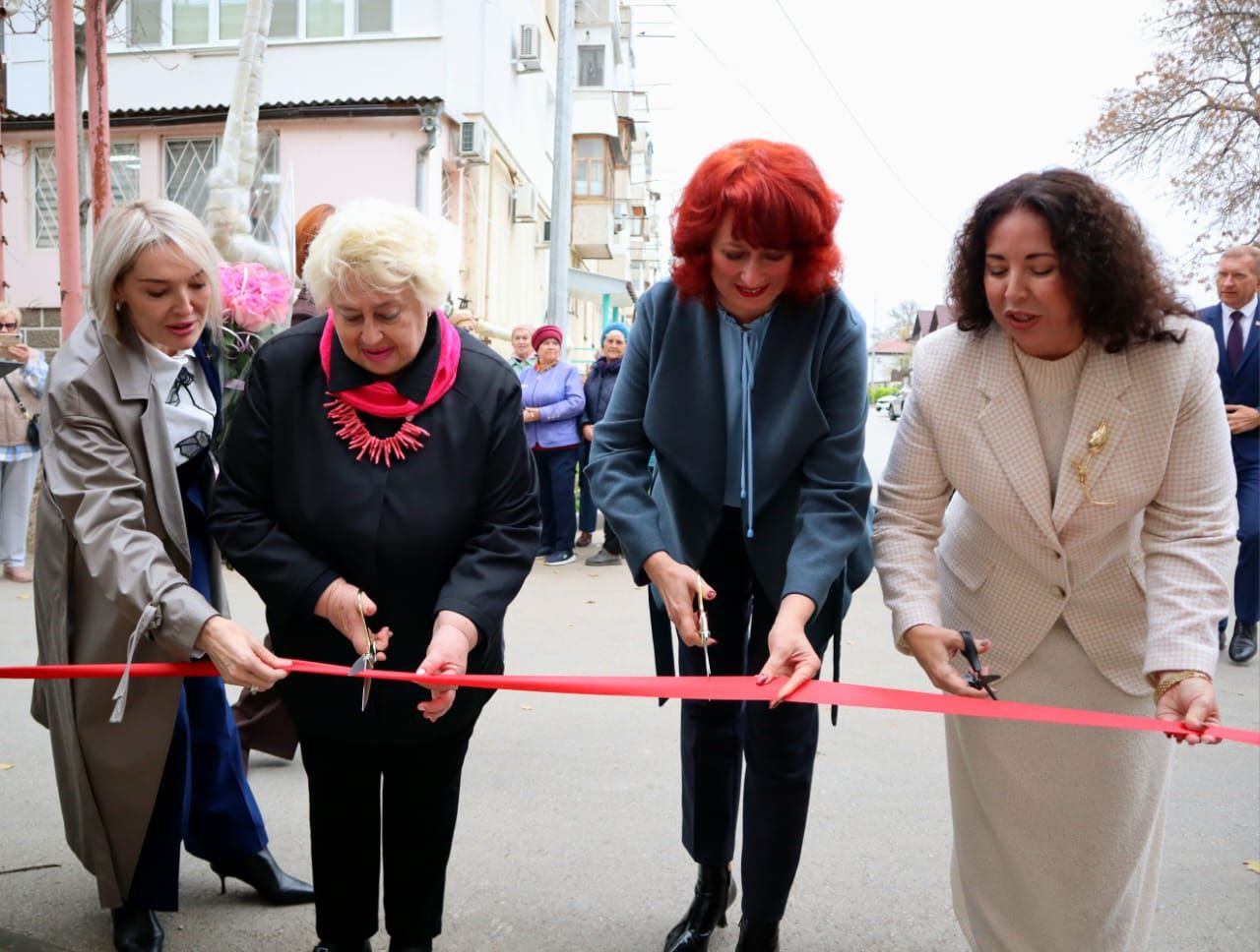 Инна Федоренко приняла участие в открытии Центра общения старшего поколения Инна Федоренко приняла участие в открытии Центра общения старшего поколения