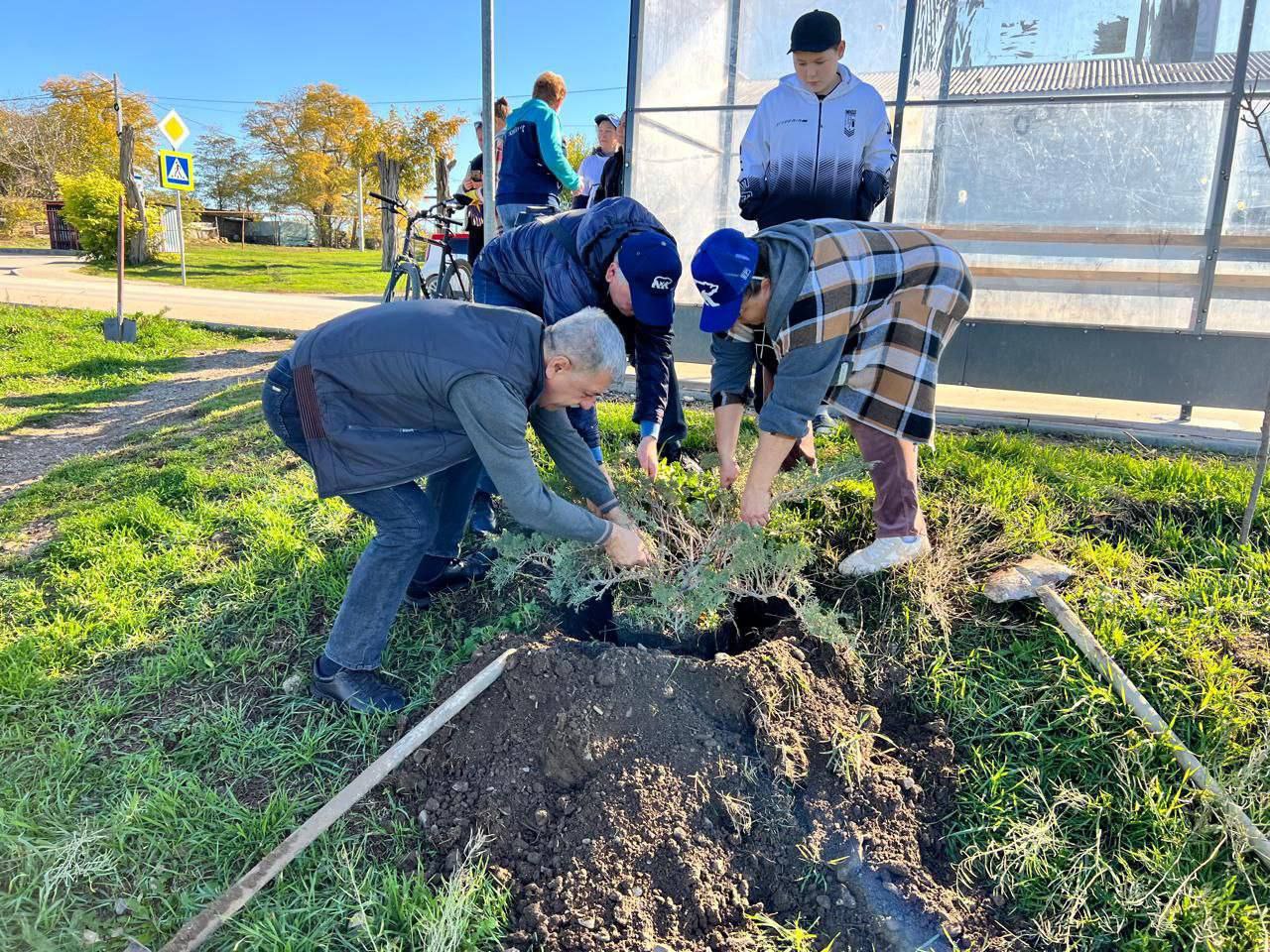 Сергей Петелин: Руководство и сотрудники администрации Симферопольского района 1 ноября приняли участие в субботнике, организованном в рамках экологического партийного проекта "Чистый Крым" Сергей Петелин: Руководство и сотрудники администрации Симферопольского района 1 ноября приняли участие в субботнике, организованном в рамках экологического партийного проекта "Чистый Крым"