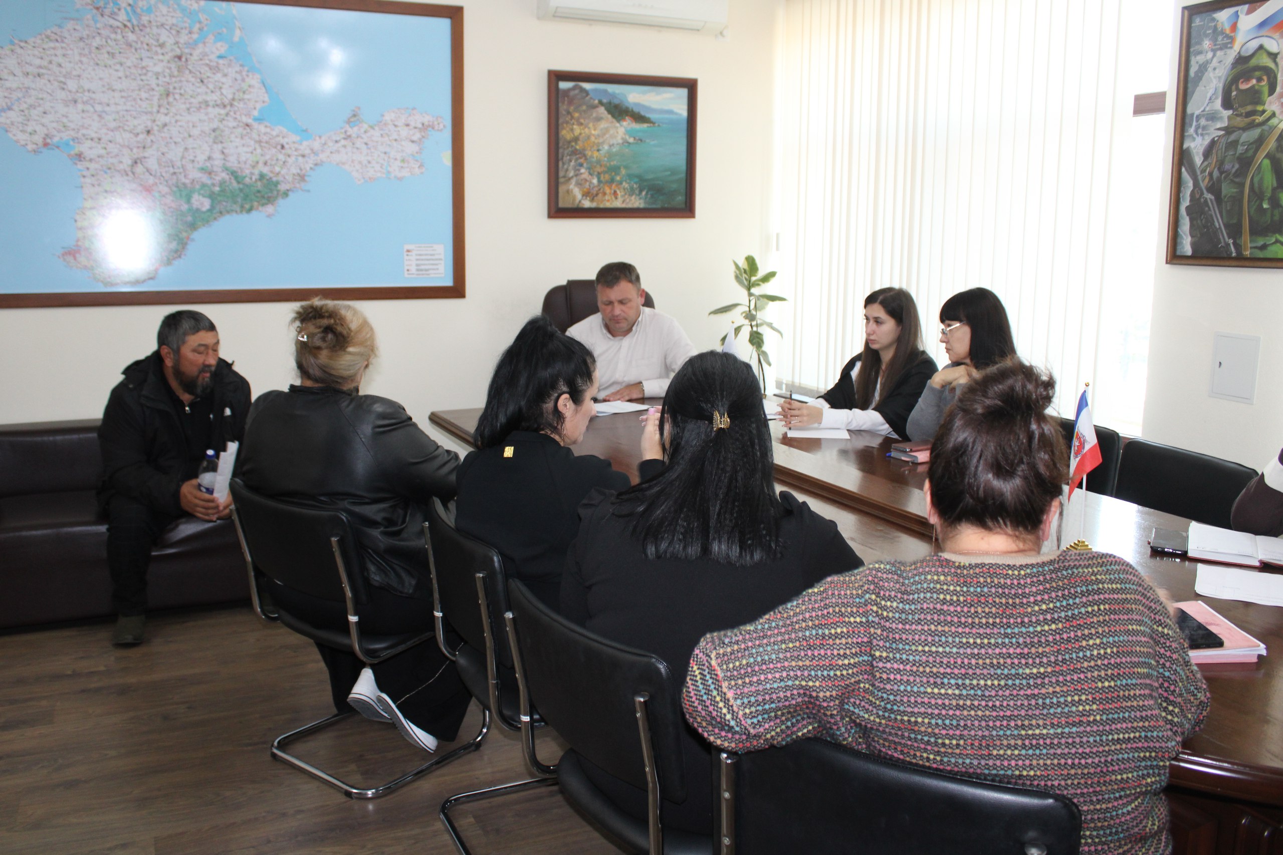 Игорь Крутьков провёл личный приём граждан Игорь Крутьков провёл личный приём граждан