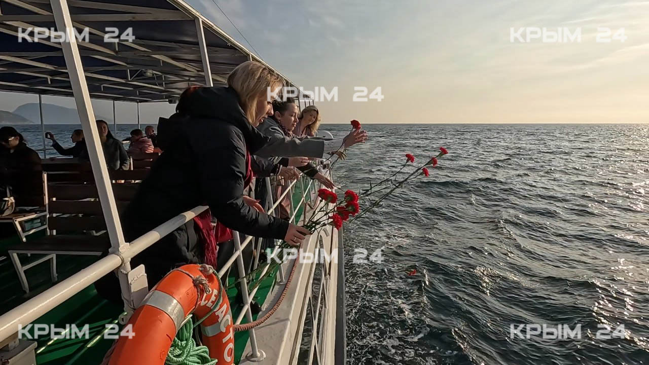 В Ялте почтили память жертв гибели теплохода «Армения»