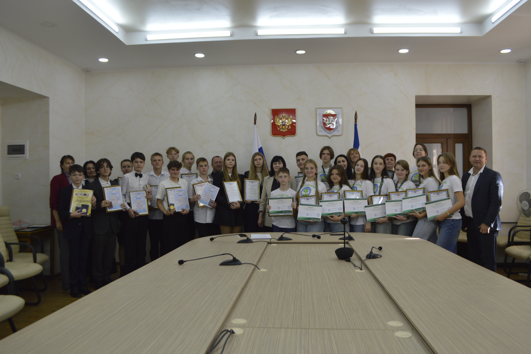 В Министерстве образования, науки и молодёжи Республики Крым состоялась торжественная встреча с победителями и призёрами всероссийских и международных конкурсов