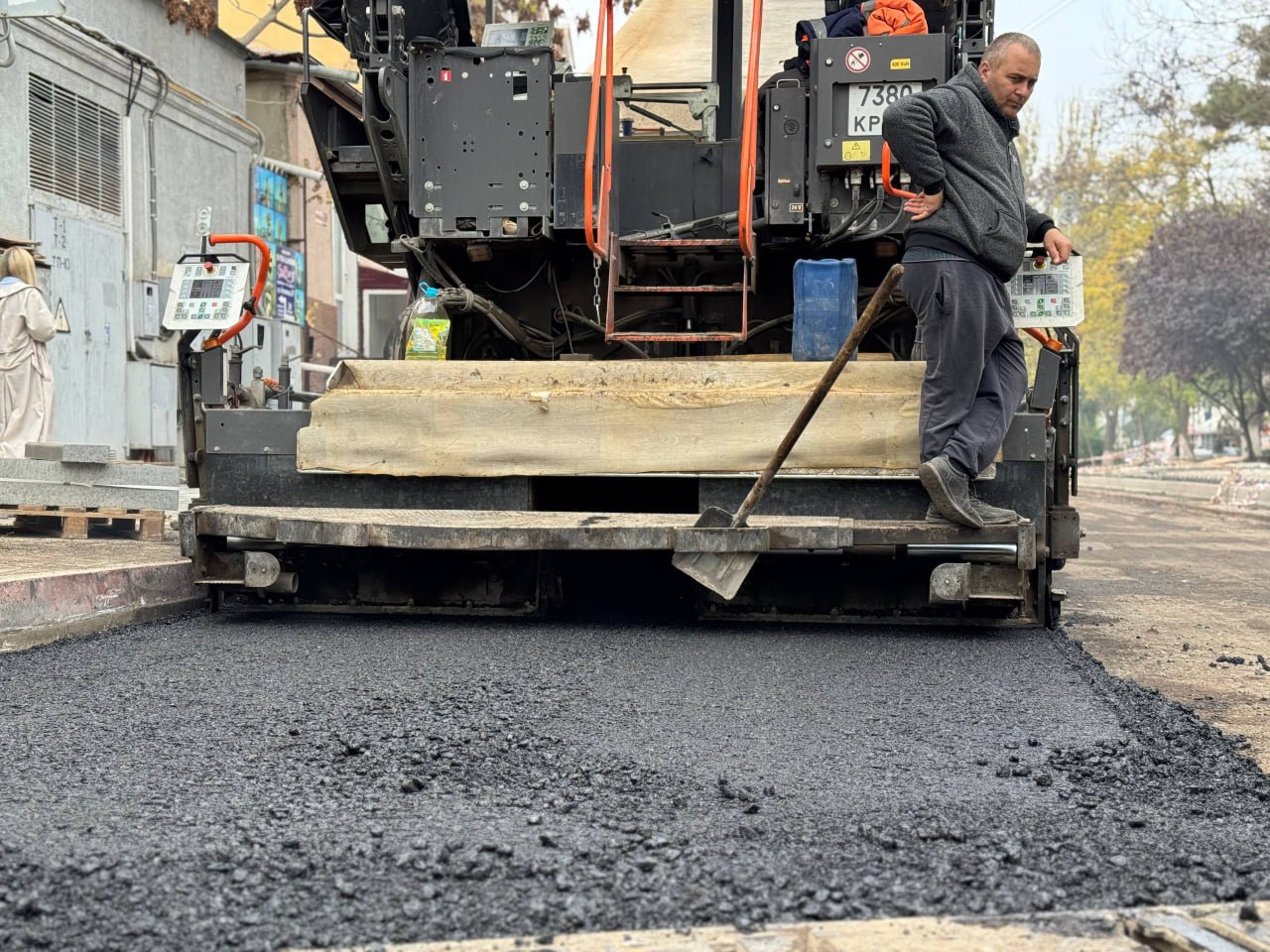 Олег Каторгин: Подрядная организация «Крым-Магистраль» приступила к асфальтированию Кооперативного переулка Олег Каторгин: Подрядная организация «Крым-Магистраль» приступила к асфальтированию Кооперативного переулка