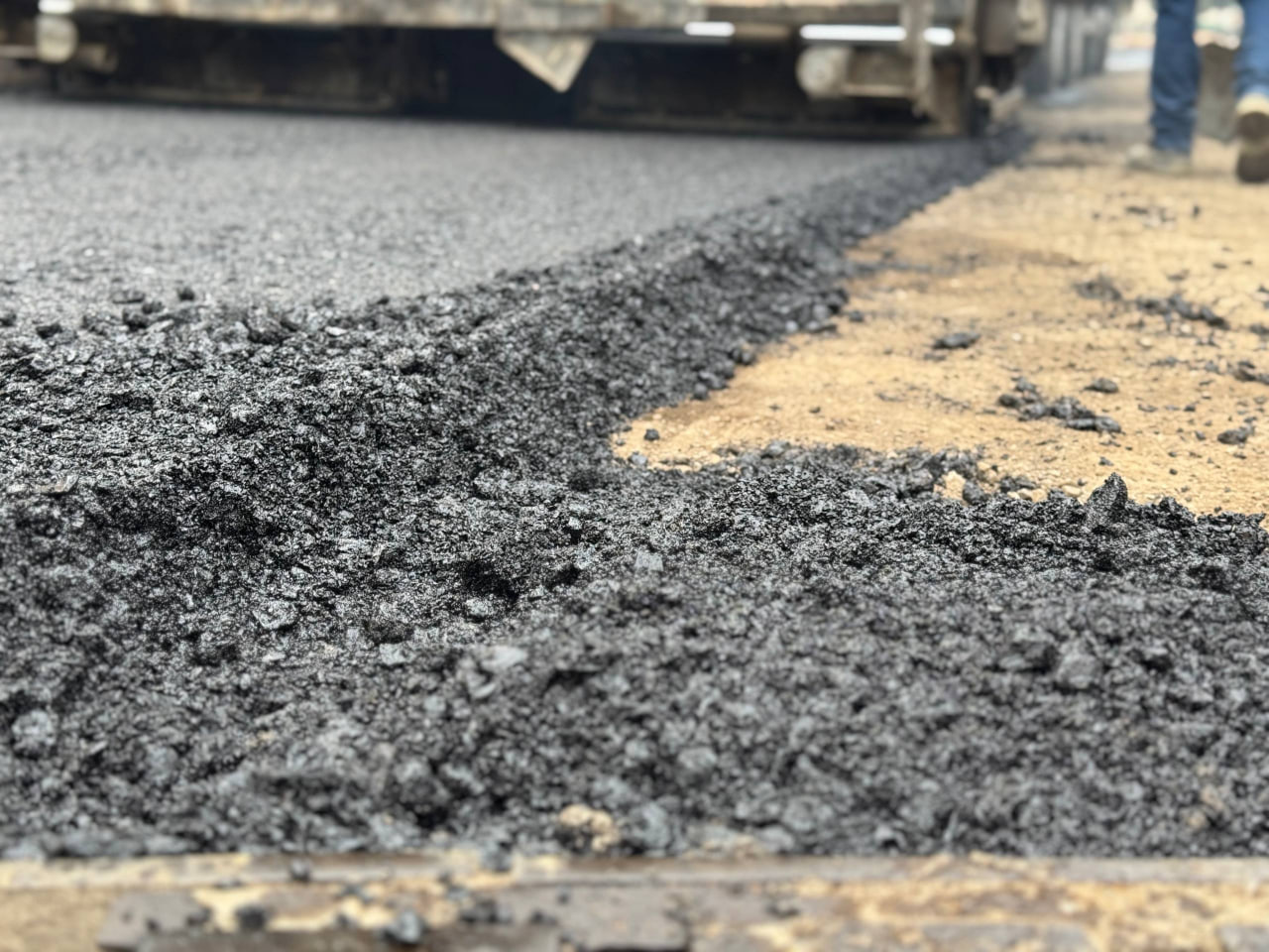 Олег Каторгин: Подрядная организация «Крым-Магистраль» приступила к асфальтированию Кооперативного переулка Олег Каторгин: Подрядная организация «Крым-Магистраль» приступила к асфальтированию Кооперативного переулка