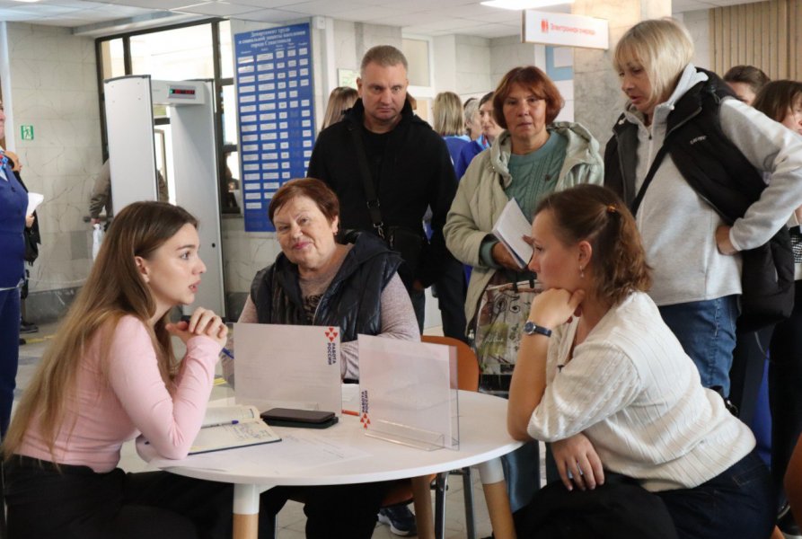 Зарплаты до 100 тысяч представили работодатели Севастополя в Кадровом центре Зарплаты до 100 тысяч представили работодатели Севастополя в Кадровом центре