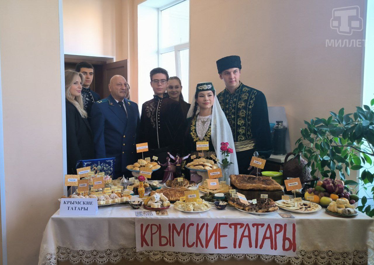 День народного единства отметили студенты Крымского юридического института День народного единства отметили студенты Крымского юридического института