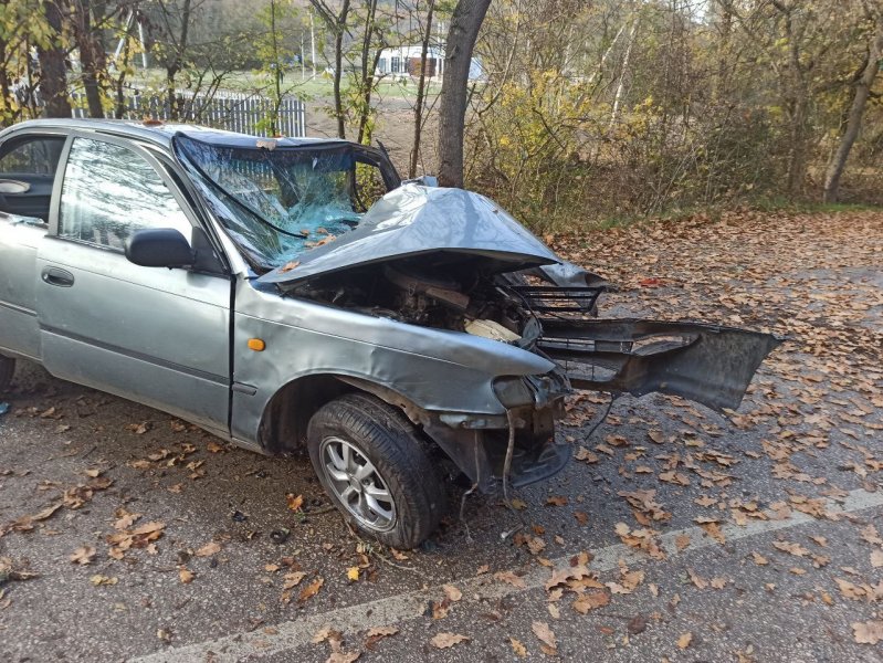 В ДТП под Севастополем спасатели деблокировали пострадавшего