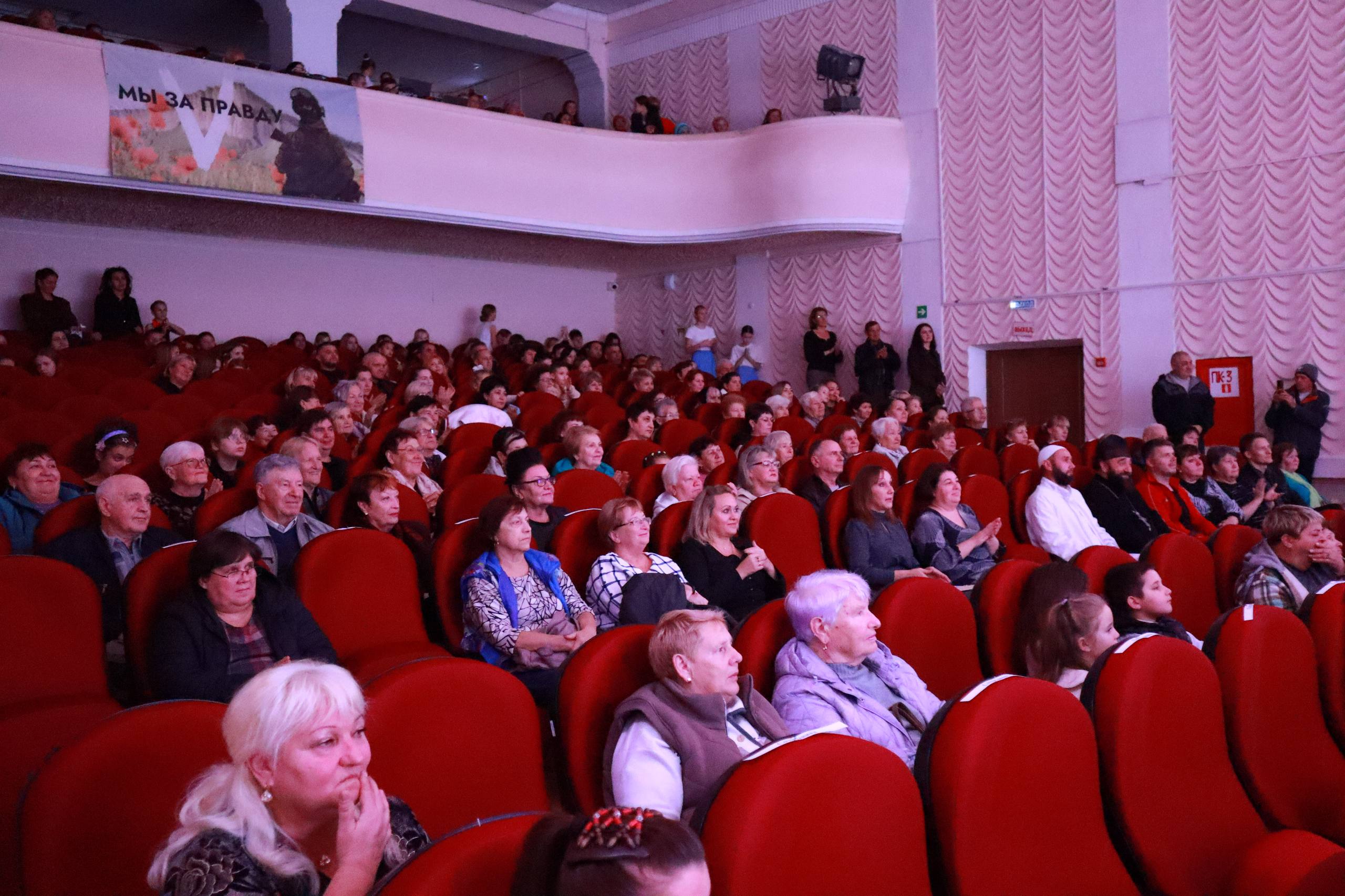 Дмитрий Чумаков: Белогорскому районному Дому культуры — 65 лет! Дмитрий Чумаков: Белогорскому районному Дому культуры — 65 лет!