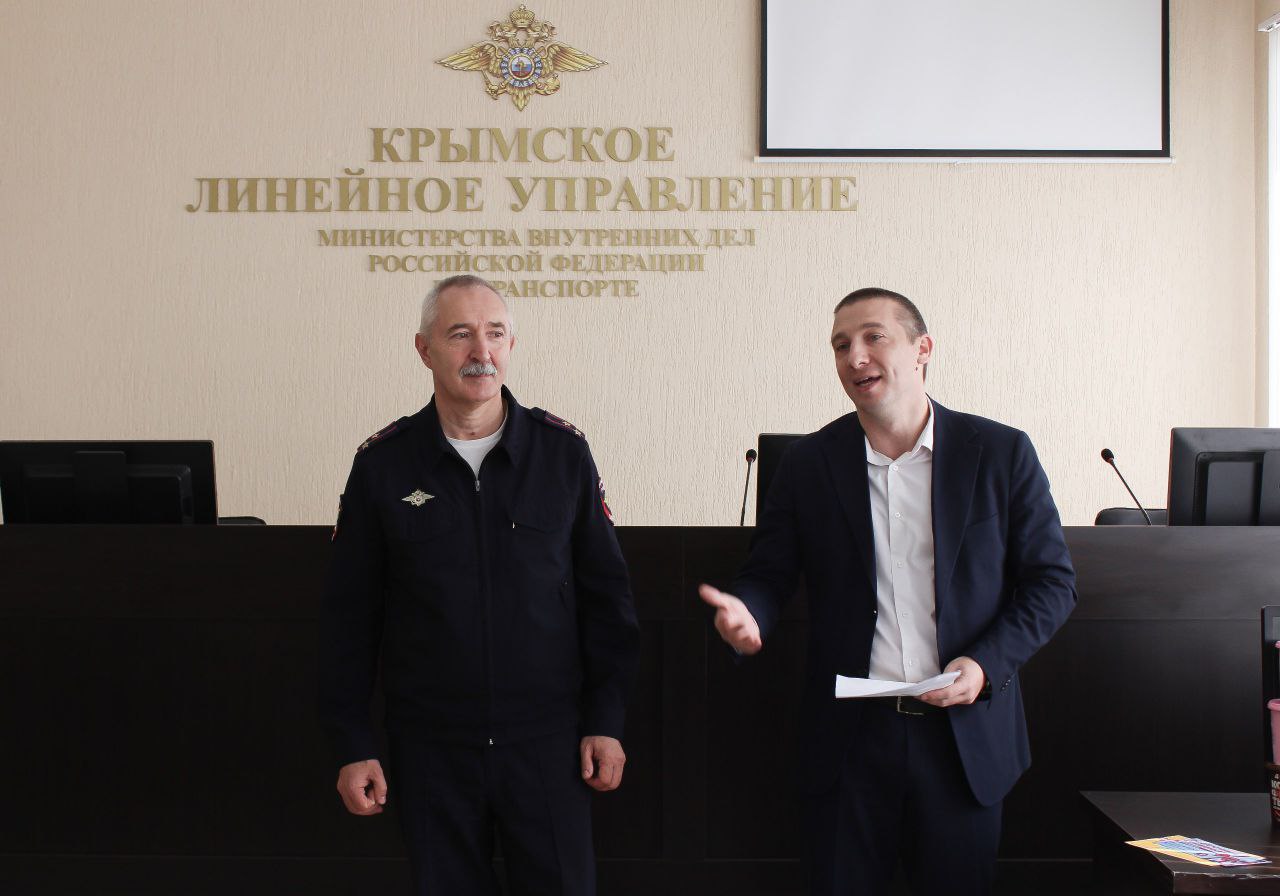 Наградили юных художников — победителей конкурса «Мои родители работают в полиции» Наградили юных художников — победителей конкурса «Мои родители работают в полиции»