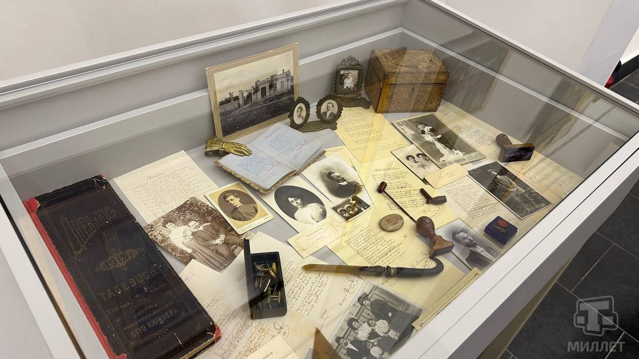 В Мемориальном комплексе жертвам депортации открылась выставка «АРМЕНАК АНОПЬЯН. КРЫМСКАЯ СИБИРИАДА», организованная Крымскотатарским музеем культурно-исторического наследия при участии внучки художника Анны Сухаревой-Анопьян В Мемориальном комплексе жертвам депортации открылась выставка «АРМЕНАК АНОПЬЯН. КРЫМСКАЯ СИБИРИАДА», организованная Крымскотатарским музеем культурно-исторического наследия при участии внучки художника Анны Сухаревой-Анопьян