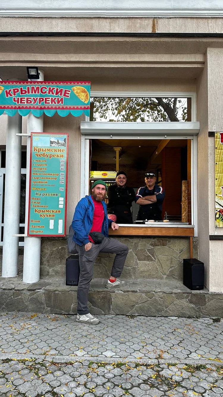 Сменил велосипед на автостоп: тревел-блогера подвели колени во время путешествия по Крыму Сменил велосипед на автостоп: тревел-блогера подвели колени во время путешествия по Крыму