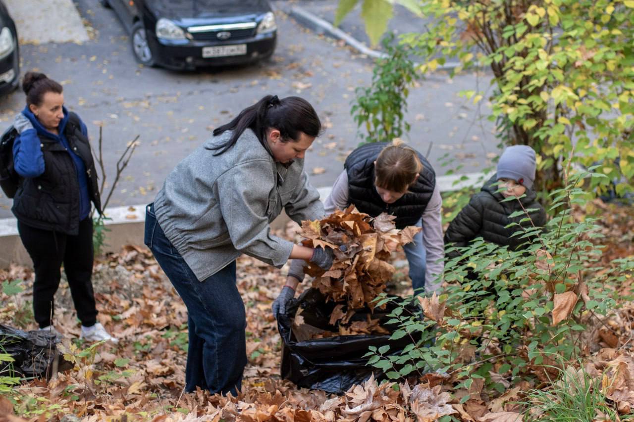 Михаил Афанасьев: Общегородской субботник состоялся: более 250 человек, 15 единиц техники работали на 20 локациях Михаил Афанасьев: Общегородской субботник состоялся: более 250 человек, 15 единиц техники работали на 20 локациях