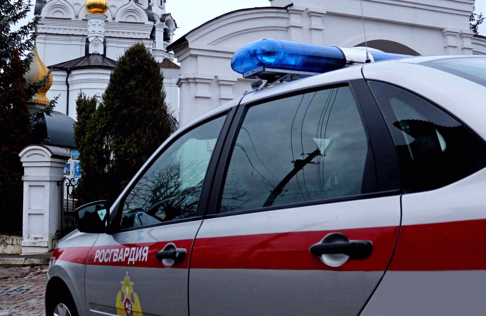 Росгвардия задержала пьяных мужчин в православном храме Симферополя