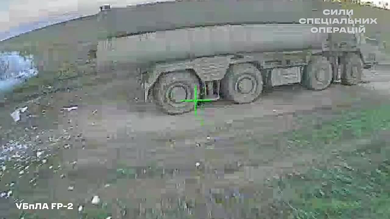 Удары Украины по Крыму.. После десанта Буданова в последние дни начали публиковать видео не ГУР Украины, а ССО - сил специальных операций. Выглядит это как грамотно построенный антикриз, где сместили перемоги на другое...