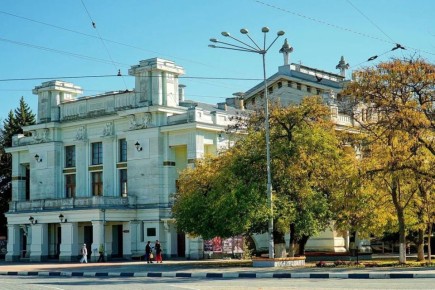 В Евпатории отреставрируют театр имени Пушкина