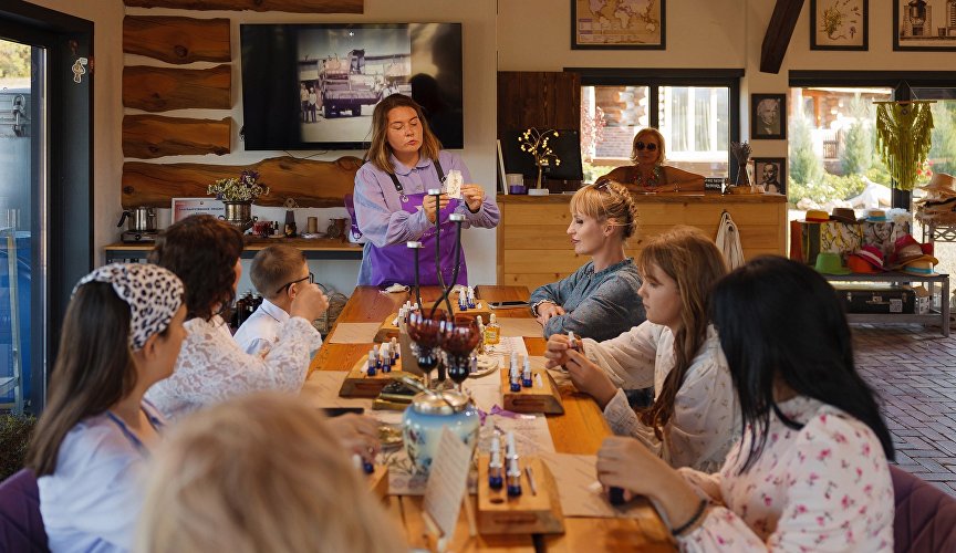 Прогулки с аудиогидом среди ароматов: что предлагает ферма Viva Lavanda в межсезонье