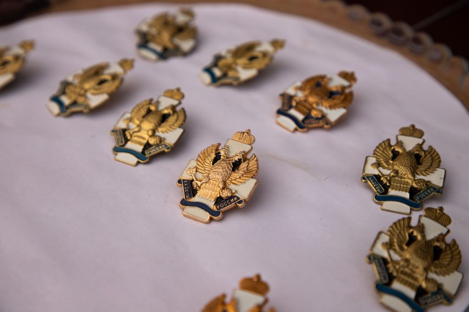 Заместитель начальника Управления МВД России по г. Севастополю полковник полиции Жанна Данилина приняла участие в церемонии вручения первых паспортов и приведении к Клятве и Обещанию кадет органов внутренних дел Заместитель начальника Управления МВД России по г. Севастополю полковник полиции Жанна Данилина приняла участие в церемонии вручения первых паспортов и приведении к Клятве и Обещанию кадет органов внутренних дел