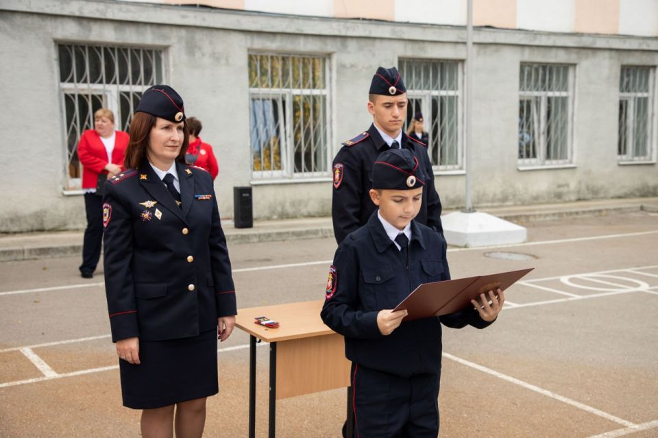 Заместитель начальника Управления МВД России по г. Севастополю полковник полиции Жанна Данилина приняла участие в церемонии вручения первых паспортов и приведении к Клятве и Обещанию кадет органов внутренних дел Заместитель начальника Управления МВД России по г. Севастополю полковник полиции Жанна Данилина приняла участие в церемонии вручения первых паспортов и приведении к Клятве и Обещанию кадет органов внутренних дел