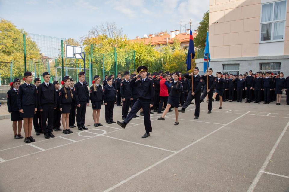 Заместитель начальника Управления МВД России по г. Севастополю полковник полиции Жанна Данилина приняла участие в церемонии вручения первых паспортов и приведении к Клятве и Обещанию кадет органов внутренних дел Заместитель начальника Управления МВД России по г. Севастополю полковник полиции Жанна Данилина приняла участие в церемонии вручения первых паспортов и приведении к Клятве и Обещанию кадет органов внутренних дел