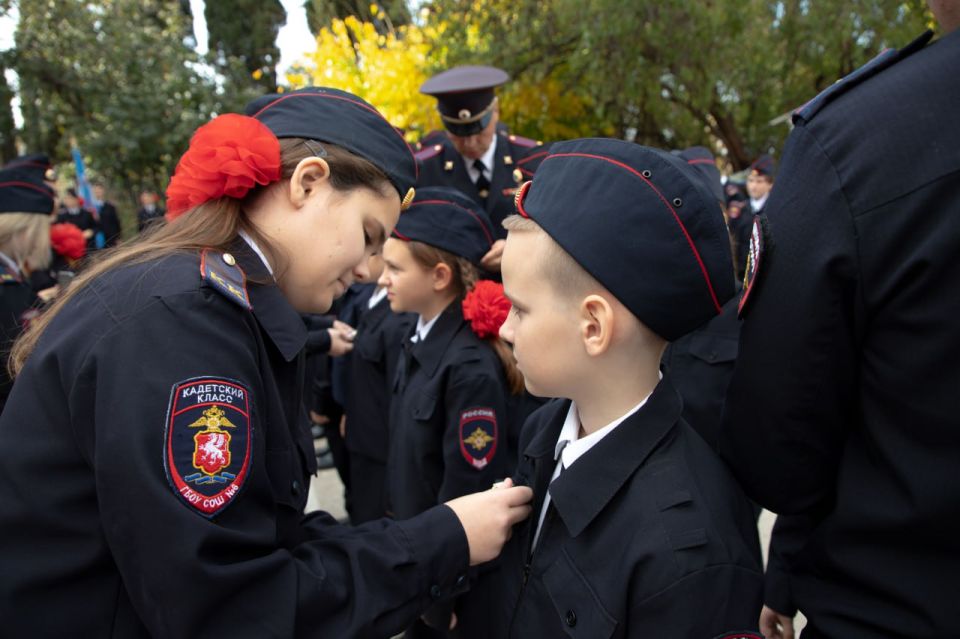 Заместитель начальника Управления МВД России по г. Севастополю полковник полиции Жанна Данилина приняла участие в церемонии вручения первых паспортов и приведении к Клятве и Обещанию кадет органов внутренних дел Заместитель начальника Управления МВД России по г. Севастополю полковник полиции Жанна Данилина приняла участие в церемонии вручения первых паспортов и приведении к Клятве и Обещанию кадет органов внутренних дел