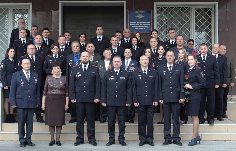Торжественные мероприятия в честь Дня сотрудника органов внутренних дел Российской Федерации прошли во всех линейных подразделениях Управления на транспорте МВД России по Южному федеральному округу Торжественные мероприятия в честь Дня сотрудника органов внутренних дел Российской Федерации прошли во всех линейных подразделениях Управления на транспорте МВД России по Южному федеральному округу