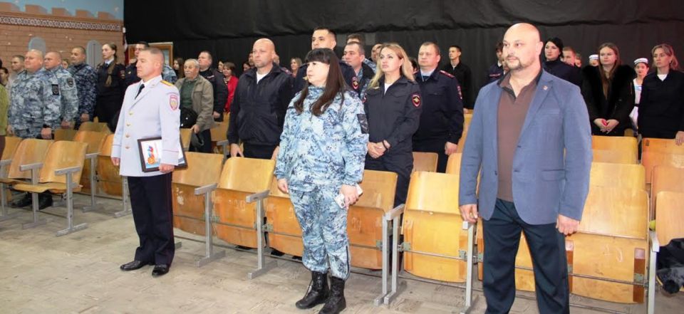 Торжественные мероприятия в честь Дня сотрудника органов внутренних дел Российской Федерации прошли во всех линейных подразделениях Управления на транспорте МВД России по Южному федеральному округу Торжественные мероприятия в честь Дня сотрудника органов внутренних дел Российской Федерации прошли во всех линейных подразделениях Управления на транспорте МВД России по Южному федеральному округу