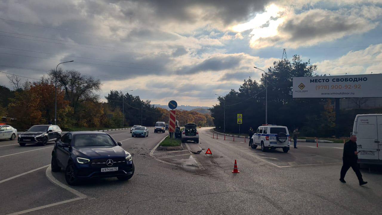 12-летняя девочка и две женщины пострадали в ДТП с автобусом в Севастополе 12-летняя девочка и две женщины пострадали в ДТП с автобусом в Севастополе