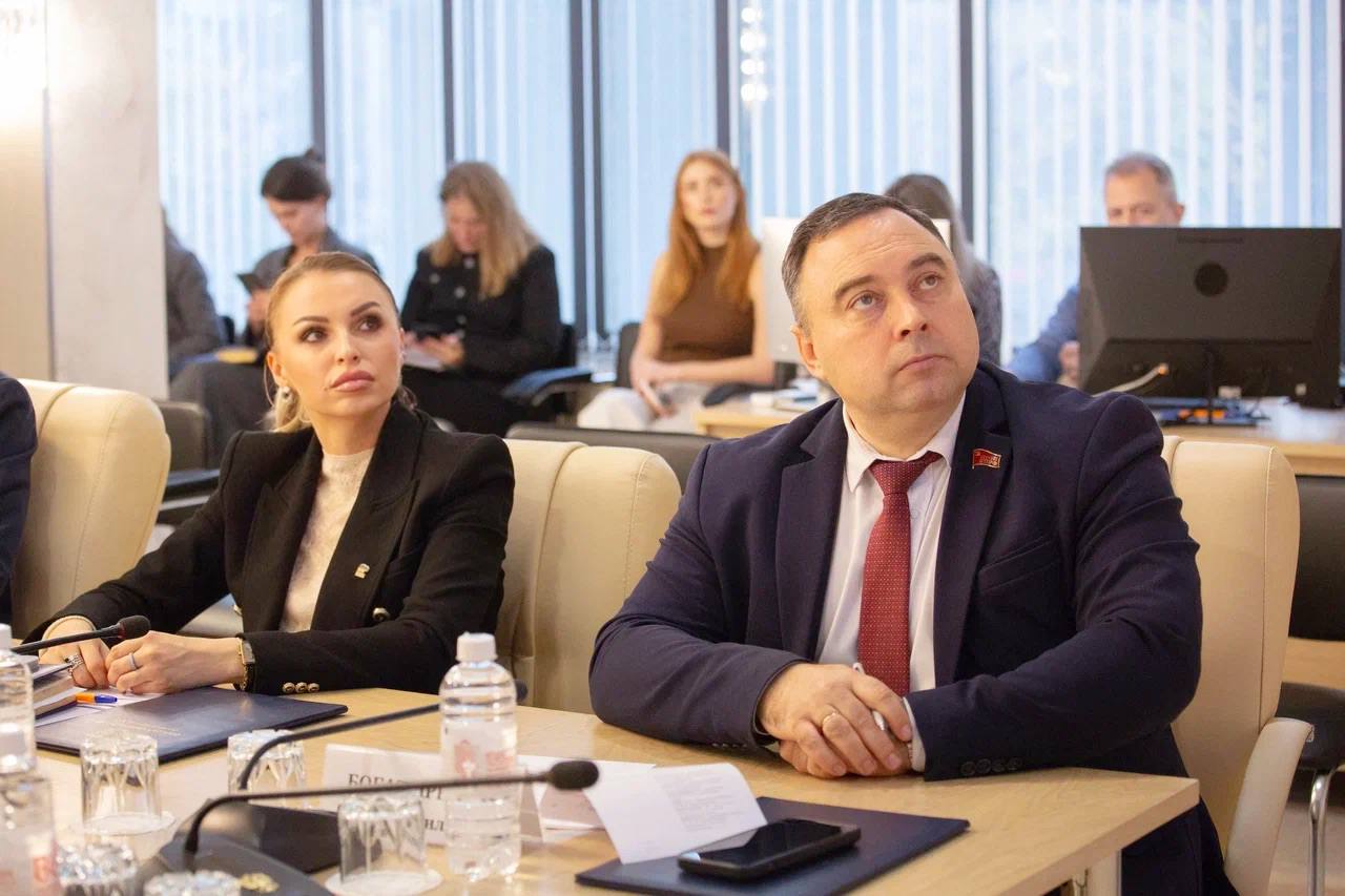 Анастасия Гридчина: В парламенте Республики Крым состоялось заседание Президиума Государственного Совета Анастасия Гридчина: В парламенте Республики Крым состоялось заседание Президиума Государственного Совета