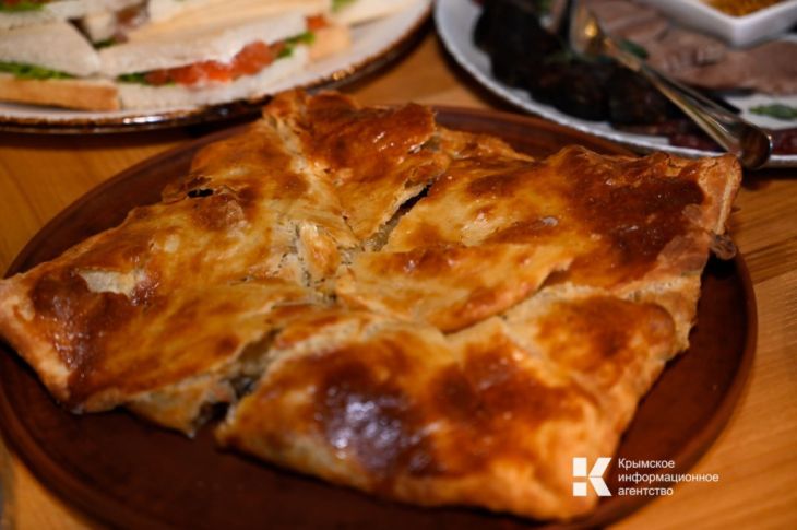 Врач рассказала, чем опасен «ночной дожор»