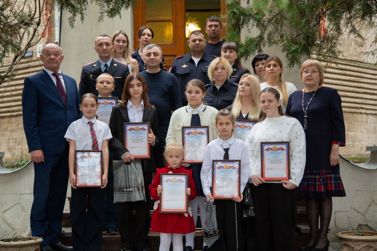 Торжественная церемония награждения победителей конкурса «Мои родители работают в полиции – 2025» Торжественная церемония награждения победителей конкурса «Мои родители работают в полиции – 2025»