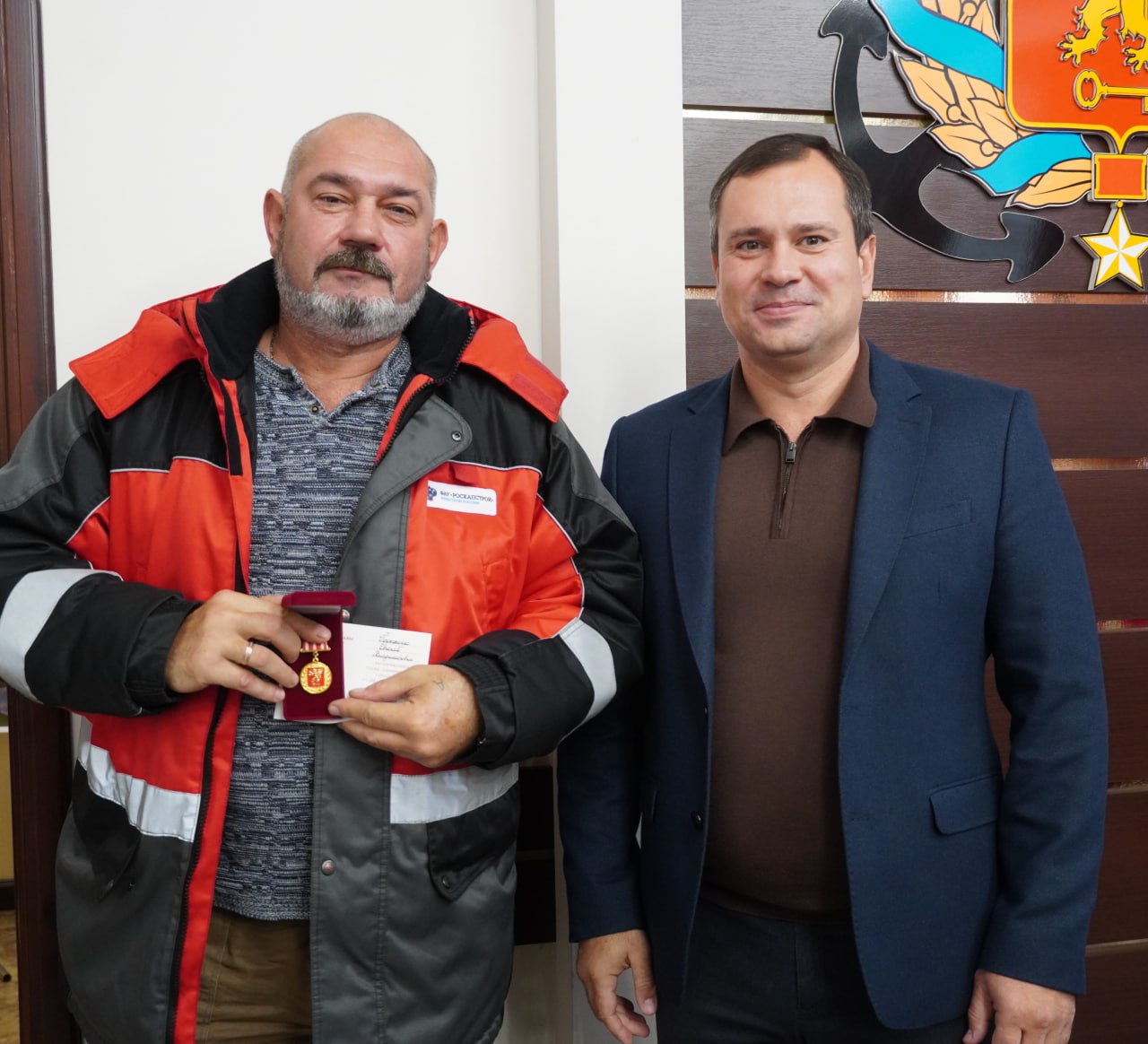 Олег Каторгин: Вручил городские награды сотрудникам ФАУ «РосКапСтрой» за их важную работу по мониторингу и контролю за строительством и ремонтом объектов, за соблюдением стандартов качества при производстве работ Олег Каторгин: Вручил городские награды сотрудникам ФАУ «РосКапСтрой» за их важную работу по мониторингу и контролю за строительством и ремонтом объектов, за соблюдением стандартов качества при производстве работ