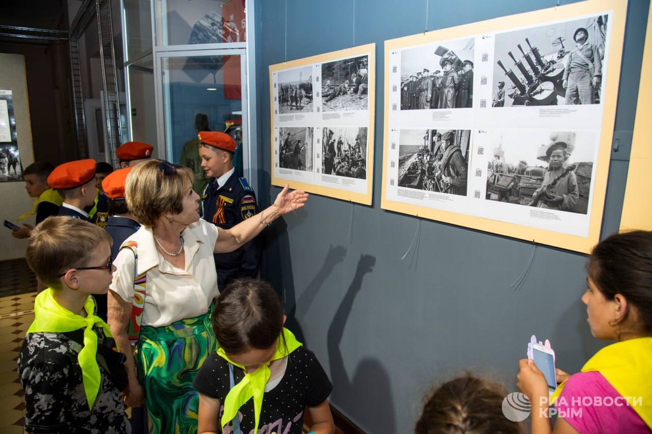 РИА Новости Крым передали в музеи Крыма две экспозиции из архивов Совинформбюро