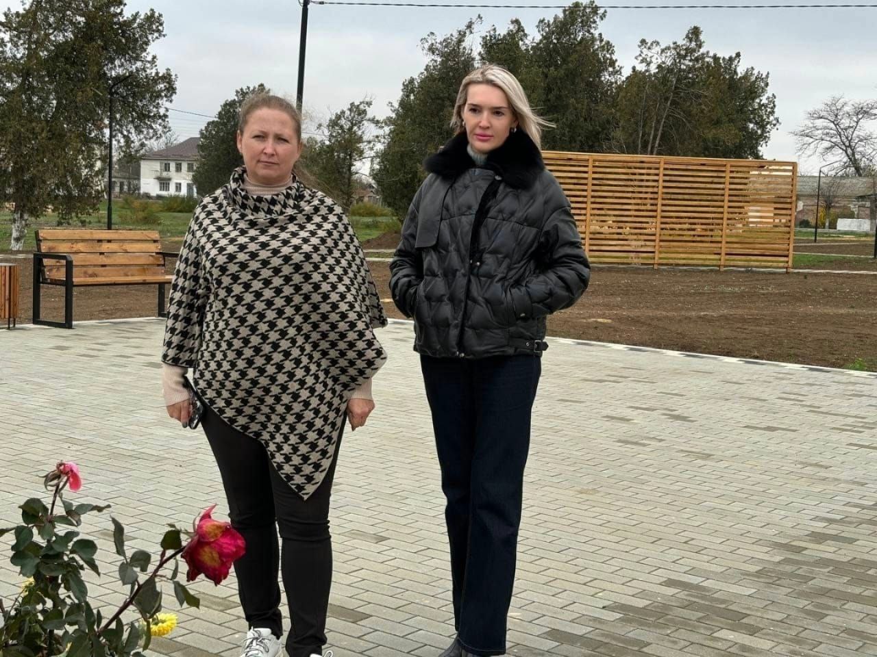 В селе Луганское высадили 160 саженцев деревьев в новом парке В селе Луганское высадили 160 саженцев деревьев в новом парке