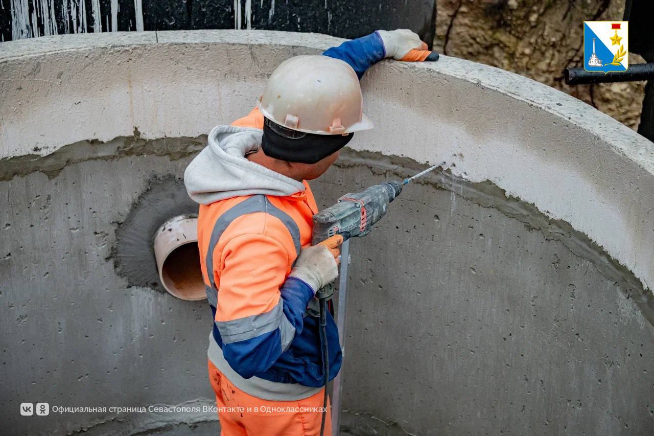В районе улицы Амет-Хана Султана строят новую канализационно-насосную станцию