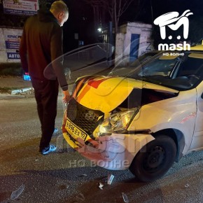 Водитель такси "Максим" устроил аварию с тремя машинами в Севастополе и сбежал