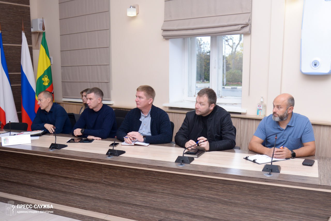 В Евпатории прошло еженедельное совещание с руководителями ресурсоснабжающих и коммунальных предприятий, на котором обсуждались актуальные вопросы жизнедеятельности города В Евпатории прошло еженедельное совещание с руководителями ресурсоснабжающих и коммунальных предприятий, на котором обсуждались актуальные вопросы жизнедеятельности города
