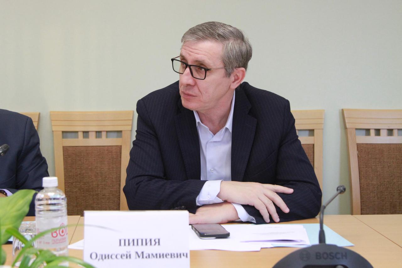 Одиссей Пипия и Борис Левин приняли участие в заседании комитета Госсовета, посвящённому формированию бюджета Крыма Одиссей Пипия и Борис Левин приняли участие в заседании комитета Госсовета, посвящённому формированию бюджета Крыма