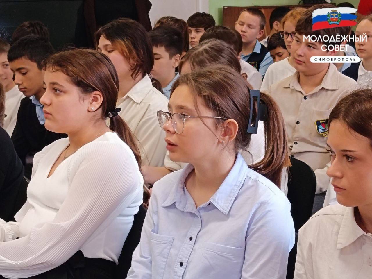 Молодёжь Крыма учится защищать себя Молодёжь Крыма учится защищать себя