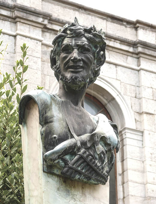 Скульптуры Адамсона в Крыму: от мифов до исторических событий Скульптуры Адамсона в Крыму: от мифов до исторических событий