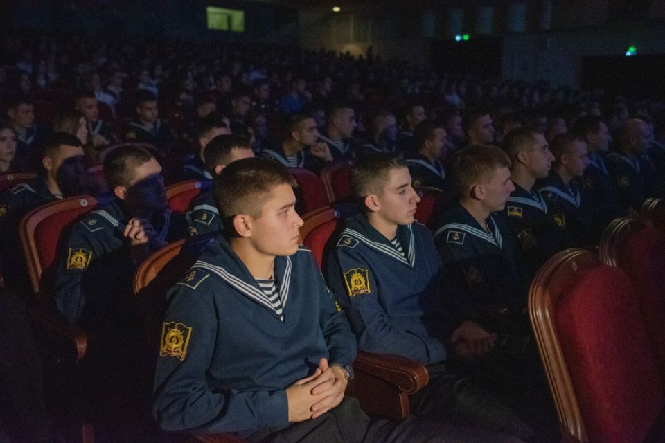 Сотрудники Госавтоинспекции Севастополя организовали мероприятие в формате «Краш-курс» для более 1000 участников Сотрудники Госавтоинспекции Севастополя организовали мероприятие в формате «Краш-курс» для более 1000 участников