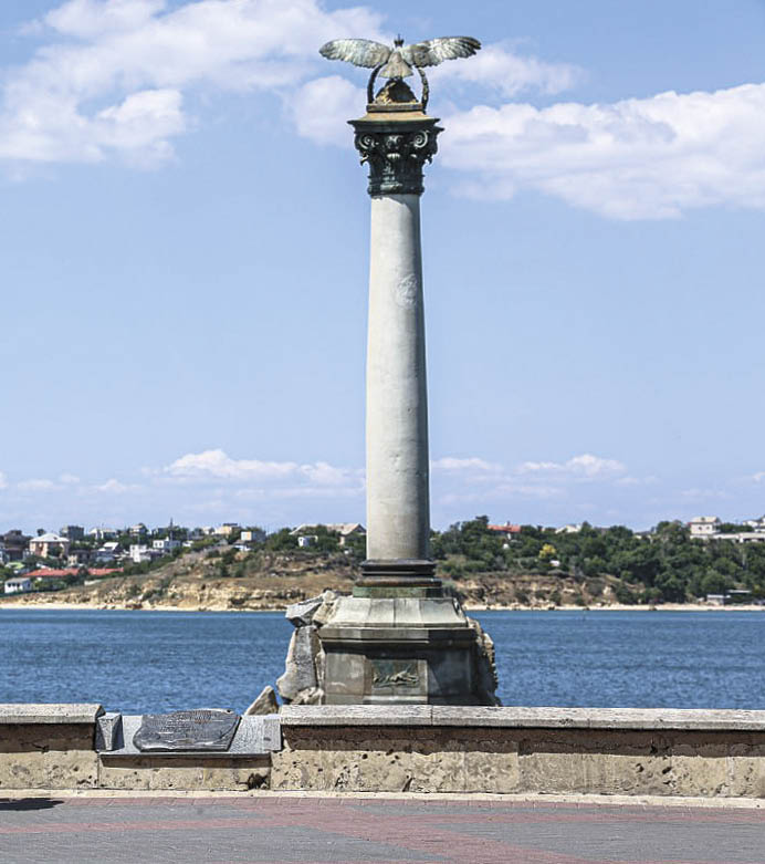 Скульптуры Адамсона в Крыму: от мифов до исторических событий Скульптуры Адамсона в Крыму: от мифов до исторических событий