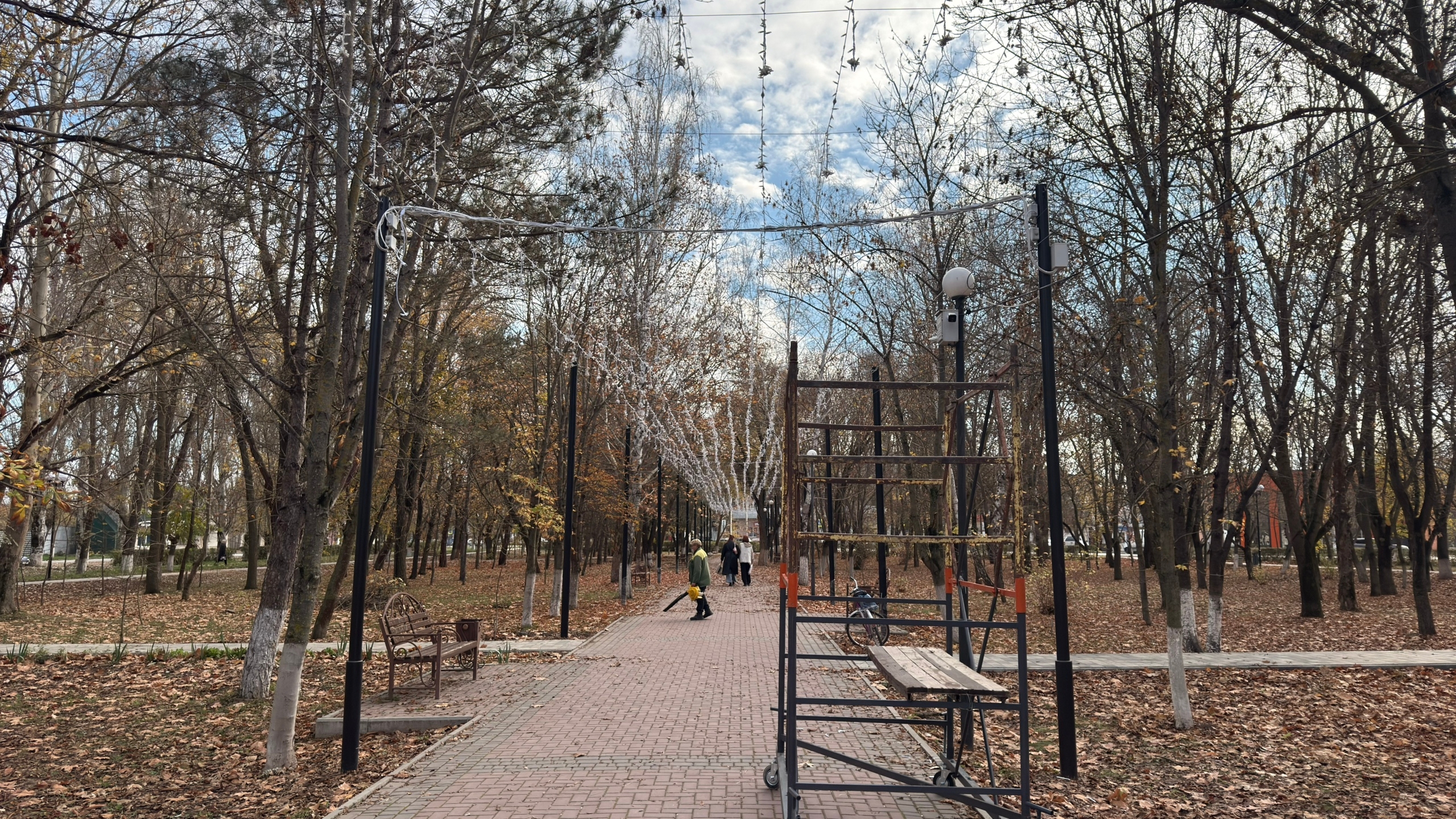 Проект администрации Нижнегорского сельского поселения по установке декоративного освещения во Владимирском парке вошел в десятку лучших по Республике Проект администрации Нижнегорского сельского поселения по установке декоративного освещения во Владимирском парке вошел в десятку лучших по Республике