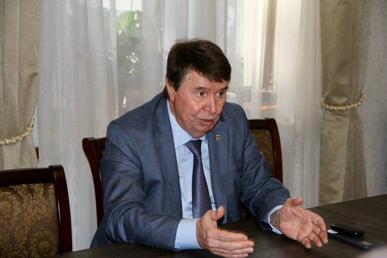 Константин Шимановский: Первый заместитель Председателя Государственного Совета Республики Крым Сергей Павлович Цеков провёл совещание по вопросу замены вывесок, объектов наружной рекламы, а также рекламных конструкций... Константин Шимановский: Первый заместитель Председателя Государственного Совета Республики Крым Сергей Павлович Цеков провёл совещание по вопросу замены вывесок, объектов наружной рекламы, а также рекламных конструкций...