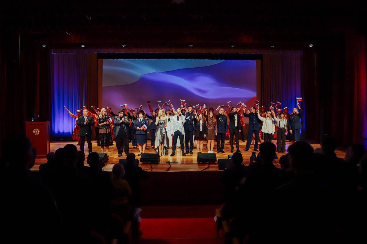 Состоялась торжественная церемония чествования победителей и лауреатов открытого конкурса агитационного плаката «Следственный комитет на передовой» Состоялась торжественная церемония чествования победителей и лауреатов открытого конкурса агитационного плаката «Следственный комитет на передовой»