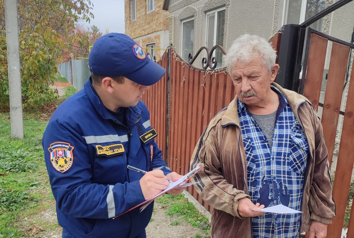 Достучаться до каждого. Круглый год сотрудники ГКУ РК «Пожарная охрана Республики Крым» ведут профилактическую работу с населением Достучаться до каждого. Круглый год сотрудники ГКУ РК «Пожарная охрана Республики Крым» ведут профилактическую работу с населением