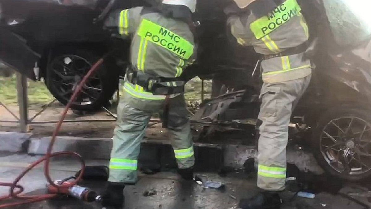 Спасатели деблокировали пострадавшую из авто на шоссе под Ялтой