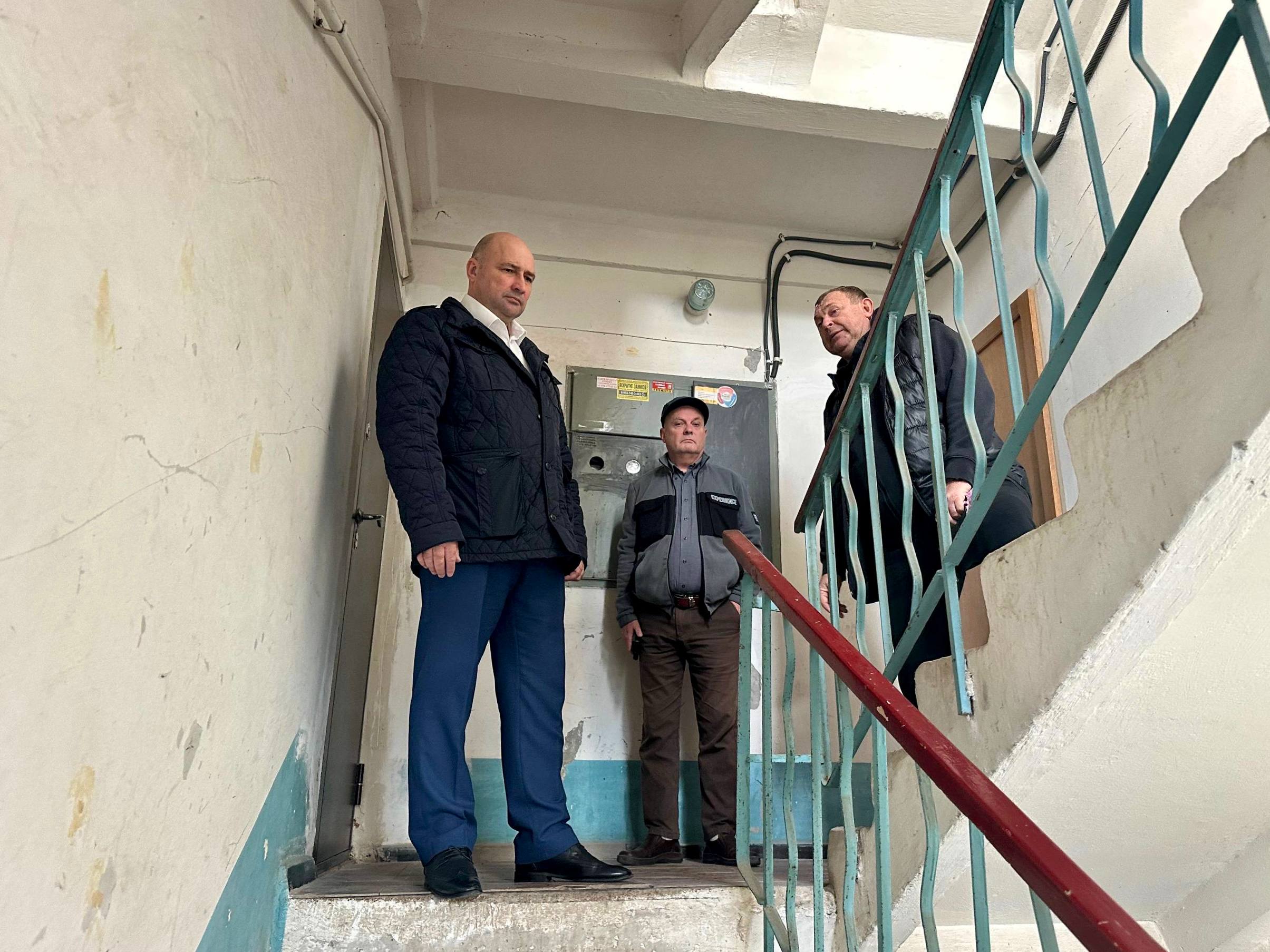 Владимир Немцев: Встретился с жителями дома № 14А по улице Надежды Островской, чтобы обсудить результаты ремонта в третьем и пятом подъездах многоквартирного дома Владимир Немцев: Встретился с жителями дома № 14А по улице Надежды Островской, чтобы обсудить результаты ремонта в третьем и пятом подъездах многоквартирного дома