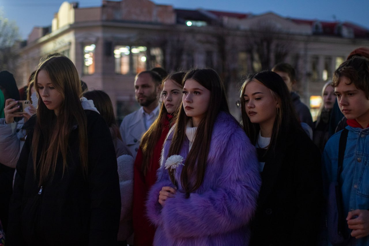 В преддверии Всемирного дня памяти жертв ДТП в Симферополе прошла акция «Память жертвам ДТП» В преддверии Всемирного дня памяти жертв ДТП в Симферополе прошла акция «Память жертвам ДТП»