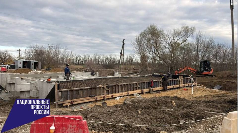  :                -  -  - 