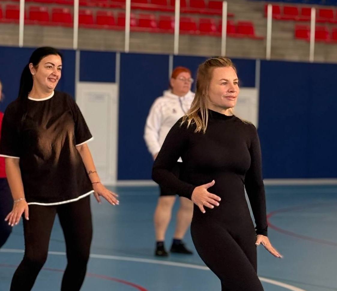 Ольга Торубарова: Танцевальная фитнес-аэробика - это не только умеренная физическая нагрузка, но и повышение настроения и заряд положительной энергетики на целый день Ольга Торубарова: Танцевальная фитнес-аэробика - это не только умеренная физическая нагрузка, но и повышение настроения и заряд положительной энергетики на целый день